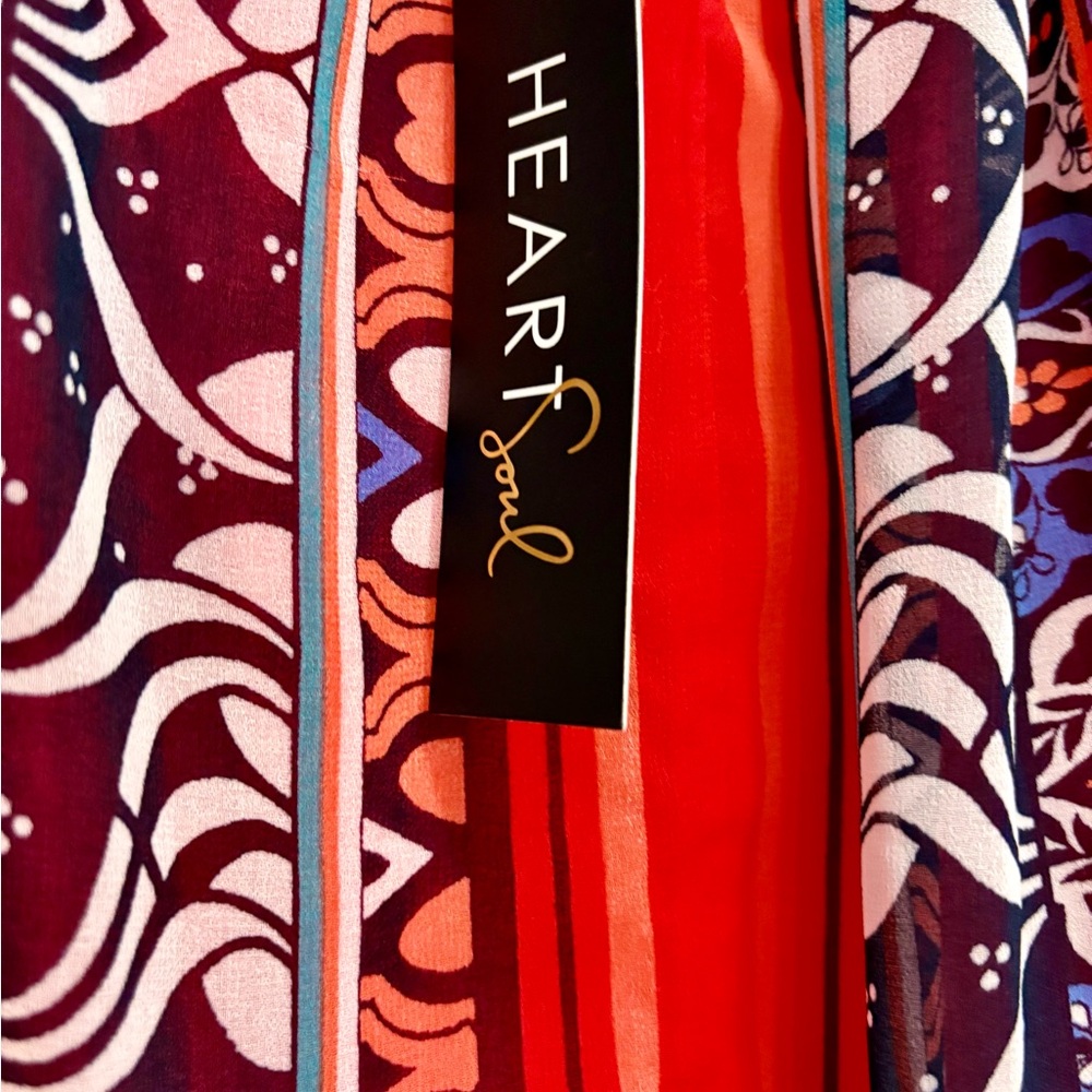 Vibrant Red Patterned Women's Top - Picture 5 of 6